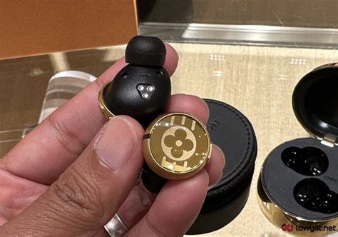 louis vuitton horizon earphones price.